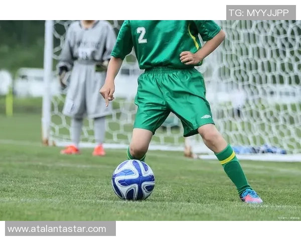 崛起的足球新星带领球队征战世界舞台的辉煌历程与未来展望